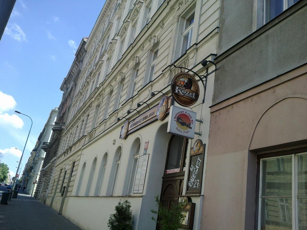 Apartment Slezska 58 Prague Bilik gambar